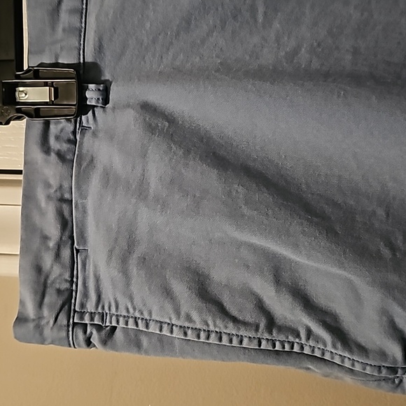 MENS SHORTS - Picture 2 of 8